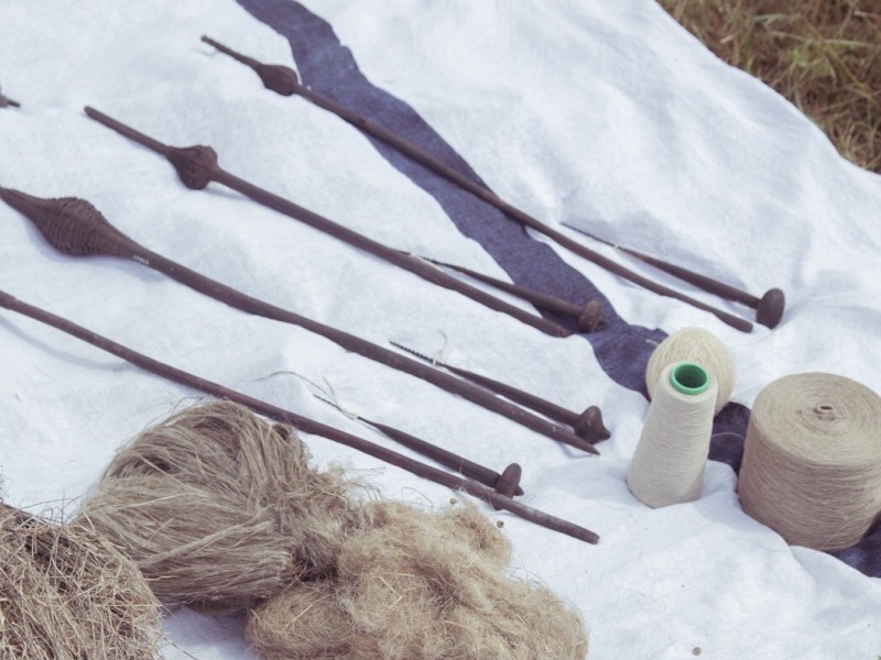 Point de liage sur échiquier perforé